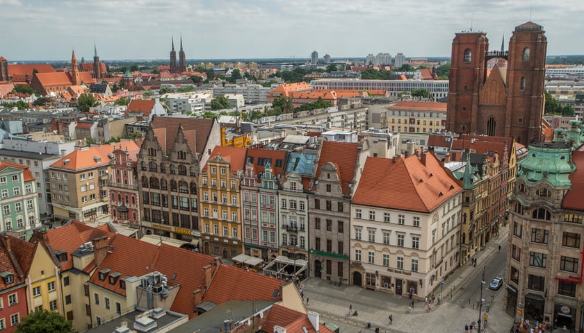 Powiększ obraz: Wrocławski rynek, panorama. To najważniejszy punkt na mapie miasta!