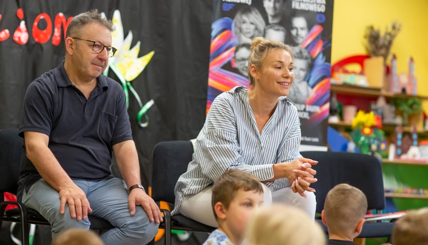 Powiększ obraz: Zbigniew Zamachowski i Sonia Bohosiewicz na ubiegłorocznym festiwalu spotkali się z dziećmi