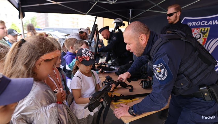 Powiększ obraz: Dolnośląska Policja Dzieciom - impreza prewencyjna z okazji Dnia Dziecka