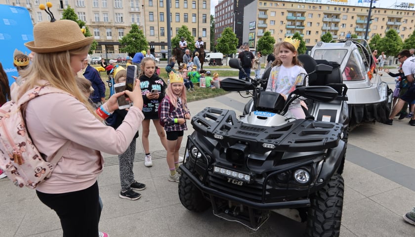 Powiększ obraz: Dolnośląska Policja Dzieciom - impreza prewencyjna z okazji Dnia Dziecka