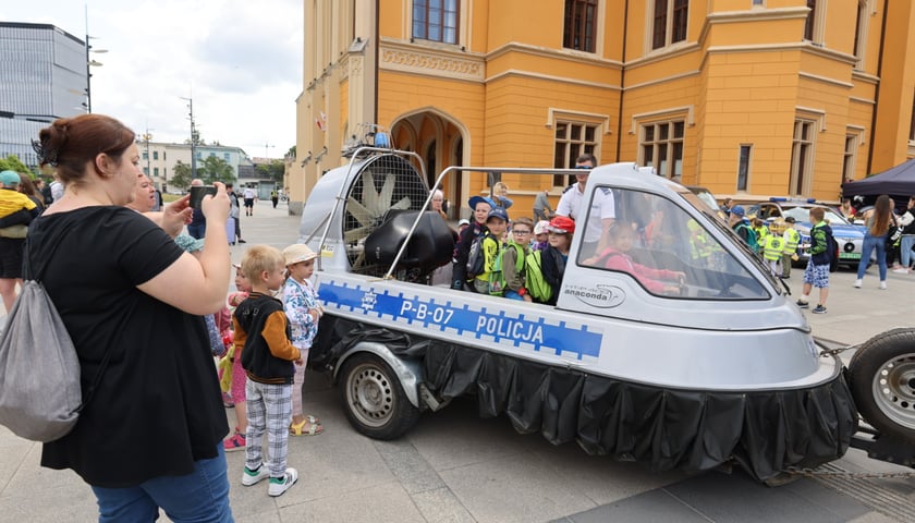 Powiększ obraz: Dolnośląska Policja Dzieciom - impreza prewencyjna z okazji Dnia Dziecka