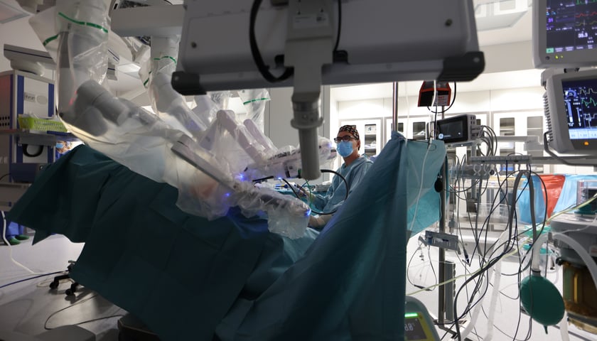 Operacja z udziałem robota da Vinci w USK we Wrocławiu