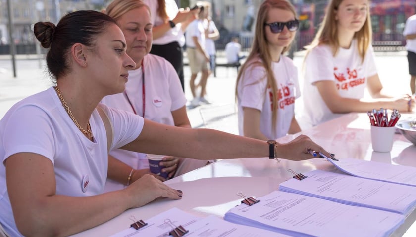 Otwarcie punktu informacyjnego dotyczącego wyborów przy ul. Świdnickiej