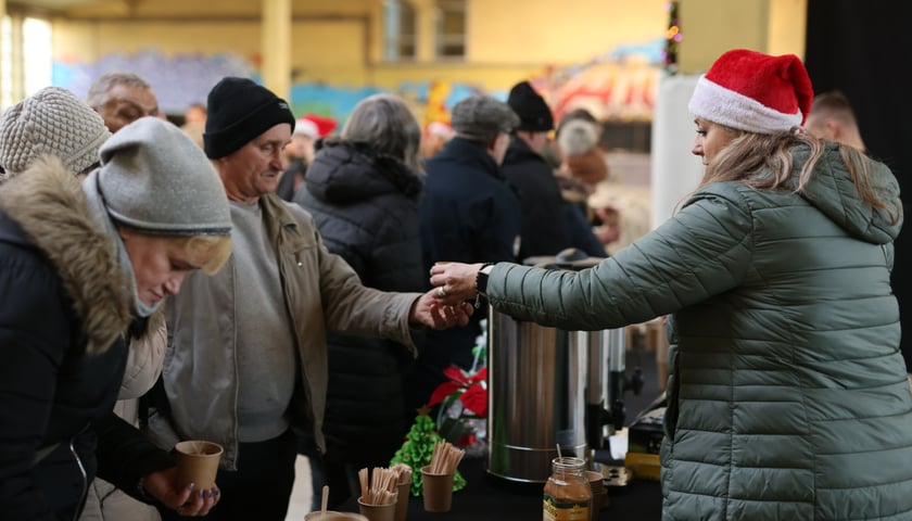 Paczki Dobrych Relacji w Centrum Sektor 3 przy ulicy Legnickiej, Wrocław 18.12.2023