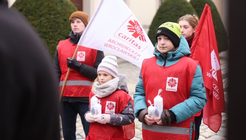 Caritas rozdał paczki potrzebującym w ramach akcji ''Niosę dobro''