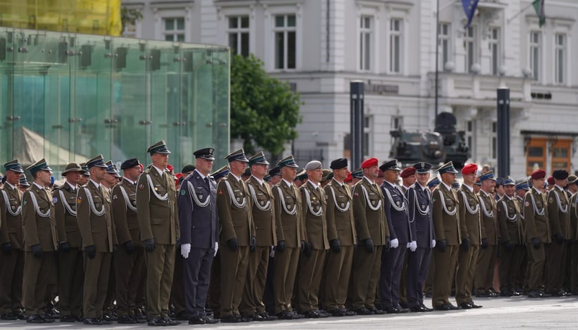 Promocja oficerska na placu Wolności we Wrocławiu