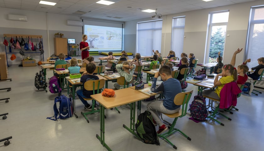 Powiększ obraz: Najwięcej środków w budżecie na 2025 r. przeznaczono na oświatę