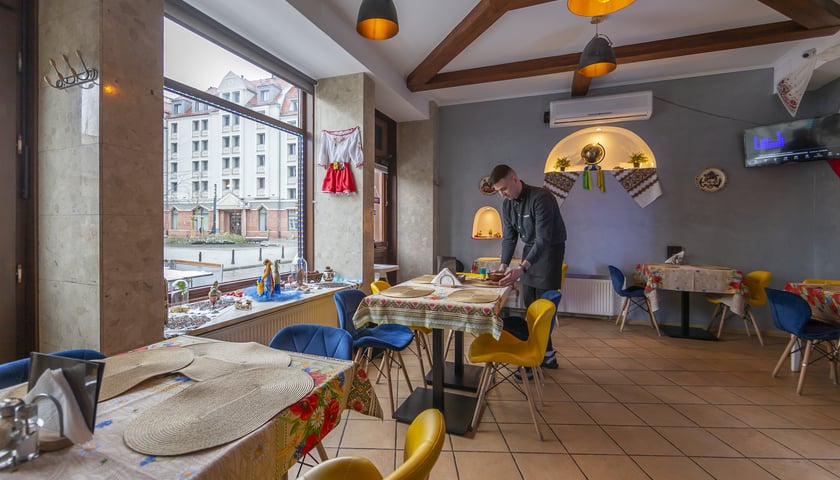 Powiększ obraz: Wnętrze lokalu Ukraińska Knajpa we Wrocławiu.