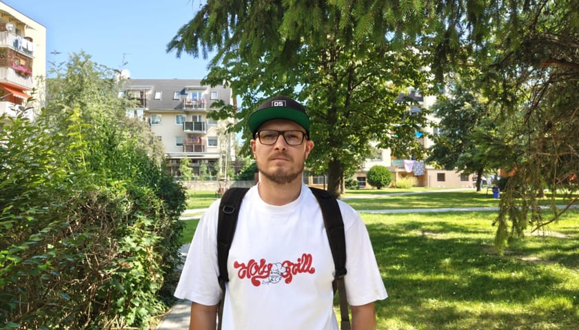 Powiększ obraz: Krystian Stęclik – Kąty Wrocławskie na sygnale