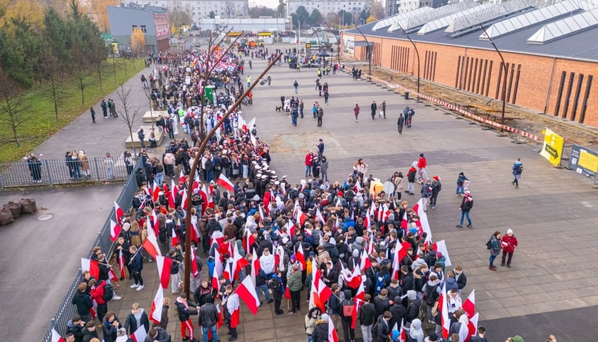 Powiększ obraz: Święto Niepodległości we Wrocławiu - zdjęcie z drona