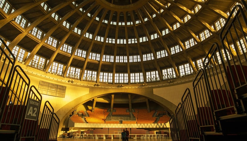 Powiększ obraz: <p>To tylko jeden przystanek na trasie - zwiedź 7 innych obiekt&oacute;w w Polsce i śpij w najlepszych hotelach</p>