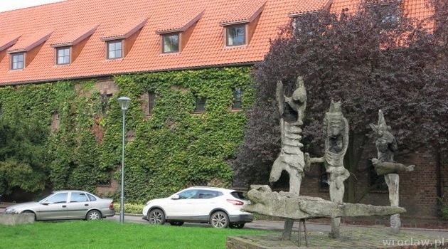 Wrocław Wrapped In Climbers