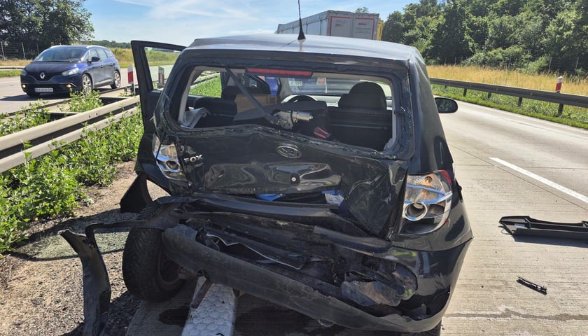 Powiększ obraz: Wypadek na A4 między węzłami Kąty Wrocławskie - Pietrzykowice