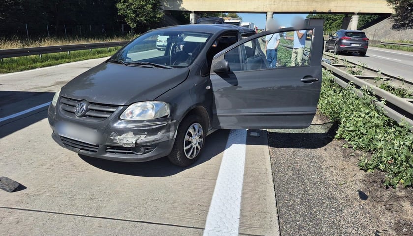 Powiększ obraz: Wypadek na A4 między węzłami Kąty Wrocławskie - Pietrzykowice