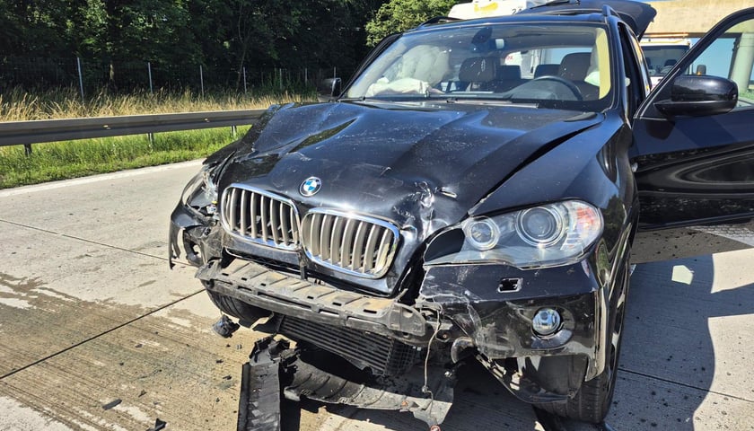 Powiększ obraz: Wypadek na A4 między węzłami Kąty Wrocławskie - Pietrzykowice