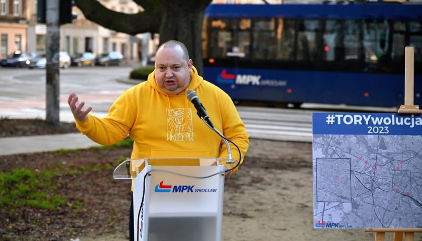 Krzysztof Balawejder, prezes MPK, konferencja MPK, podsumowująca i zapowiadająca #TORYwolucję