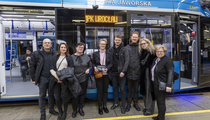 Uroczystość nadania imienia Moniki Jaworskiej tramwajowi wrocławskiego MPK