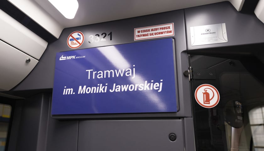 Uroczystość nadania imienia Moniki Jaworskiej tramwajowi wrocławskiego MPK