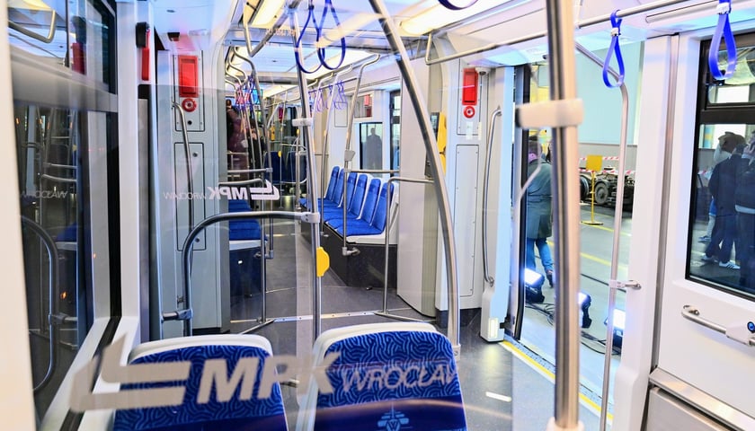 Powiększ obraz: Wnętrze zmodernizowanej Skody 19T