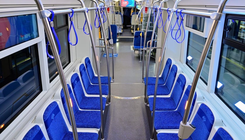 Powiększ obraz: Wnętrze zmodernizowanej Skody 19T