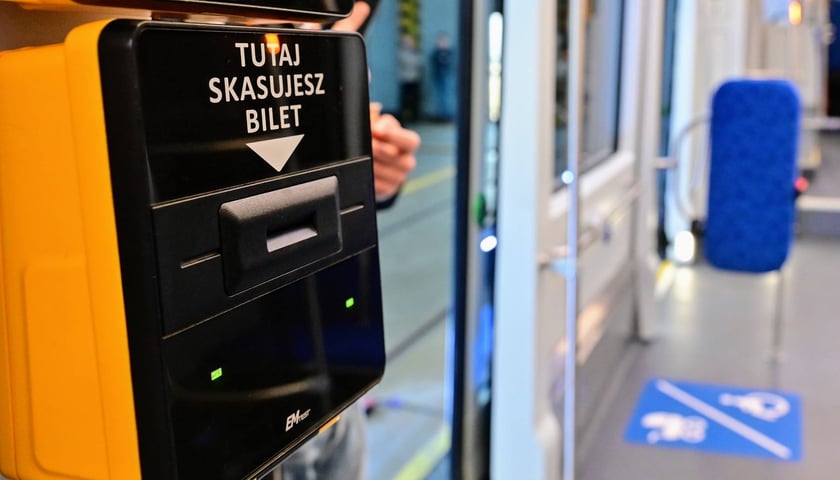 Powiększ obraz: Wnętrze zmodernizowanej Skody 19T