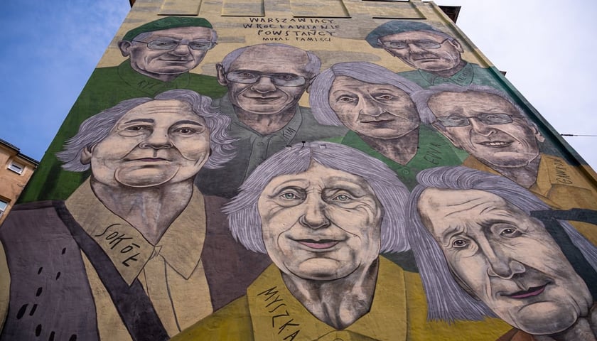<p>Mural na podw&oacute;rku Komuny Paryskiej 3&nbsp;</p>