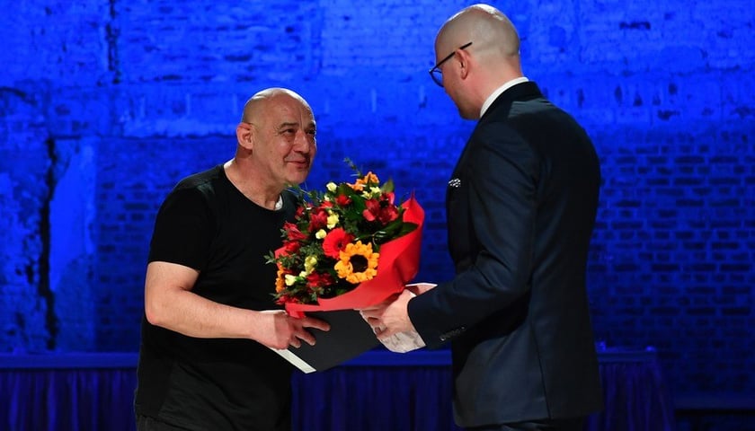Jacek Zawadzki gra w teatrze, a mógłby też na festiwalu jazzowym...