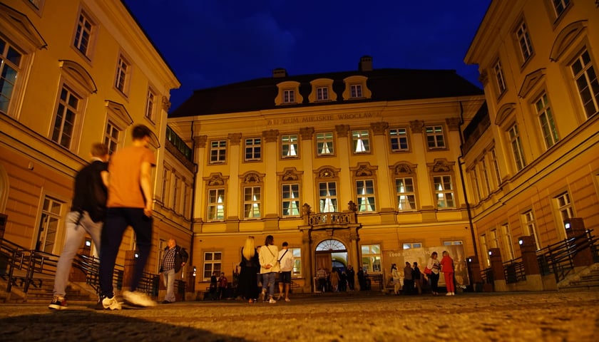 Na zdjęciu Noc Muzeów we Wrocławiu w Pałacu Królewskim