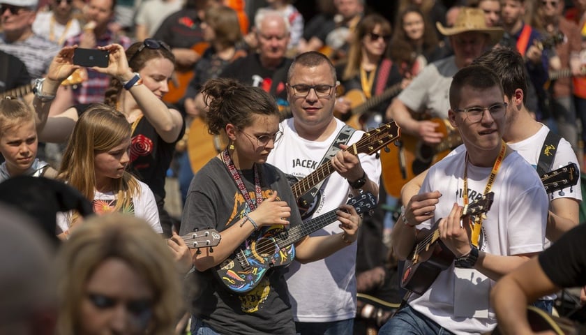 Gitarowy Rekord Świata we Wrocławiu pobity.