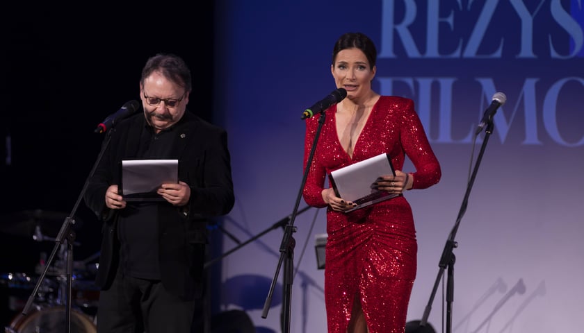 <p>Gala kończąca festiwale: Reżyserii Filmowej i Aktorstwa Filmowego odbyła się we Wrocławiu w czwartek wieczorem, 1 czerwca. Na zdjęciu - od lewej: Zbigniew Zamachowski i Anna Dereszowska</p>