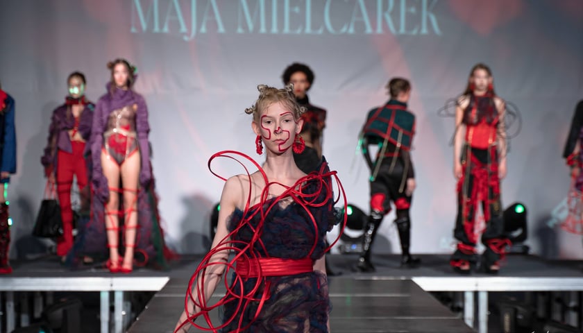 FashiON! Wrocław Fashion Week 2023 - pokaz i sesja Mai Mielcarek