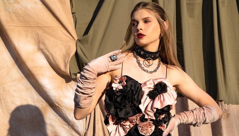 <p>FashiON! Wrocław Fashion Week 2023 - pokaz i sesja Anety Łąckiej</p>
