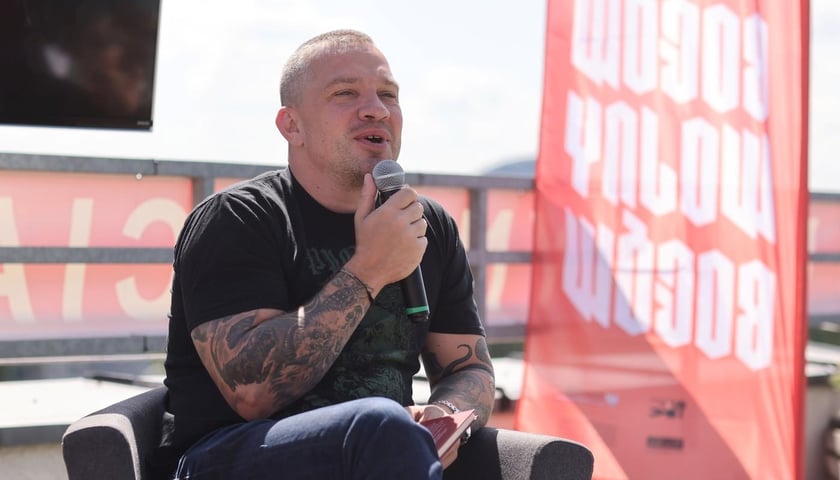 <p>Tegoroczna Europejska Noc Literatury na osiedlu Szczepin &ndash; Łukasz Orbitowski, kurator ENL</p>