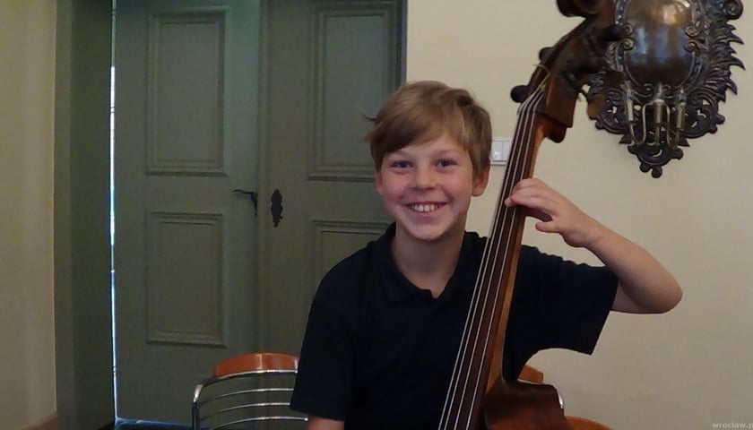 Kontrabasiątka. Orkiestra małych kontrabasistów