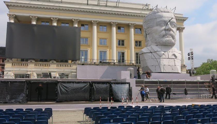 Superprodukcja „Nabucco” Verdiego na placu Wolności