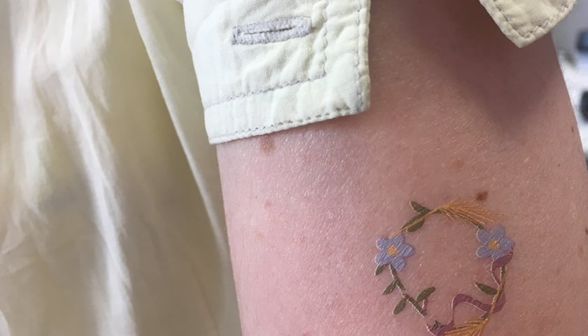 Gadżety w sklepiku Muzeum Pana Tadeusza - tatuaż zmywalny