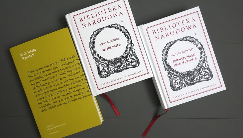 Nowości Wydawnictwa Ossolineum: Emily Dickinson, Tadeusz Konwicki, W.G. Sebald