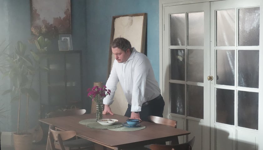 <p>Tomasz Schuchardt na planie filmu &bdquo;To się nie dzieje&rdquo; w Wytw&oacute;rni Film&oacute;w Fabularnych</p>