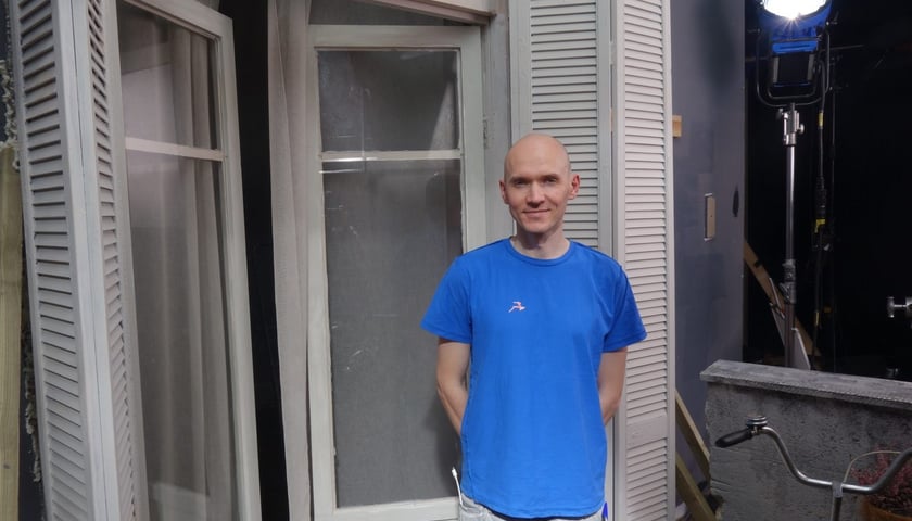 <p>Artur Wyrzykowski na planie filmu &bdquo;To się nie dzieje&rdquo; w Wytw&oacute;rni Film&oacute;w Fabularnych</p>