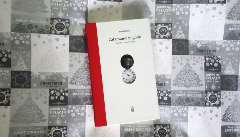 Powiększ obraz: <p>Anna Janko, &bdquo;Załamanie pogody. Wiersze z lat 1973-2024&rdquo;, Państwowy Instytut Wydawniczy</p>
<p class="MsoNormal">&nbsp;</p>