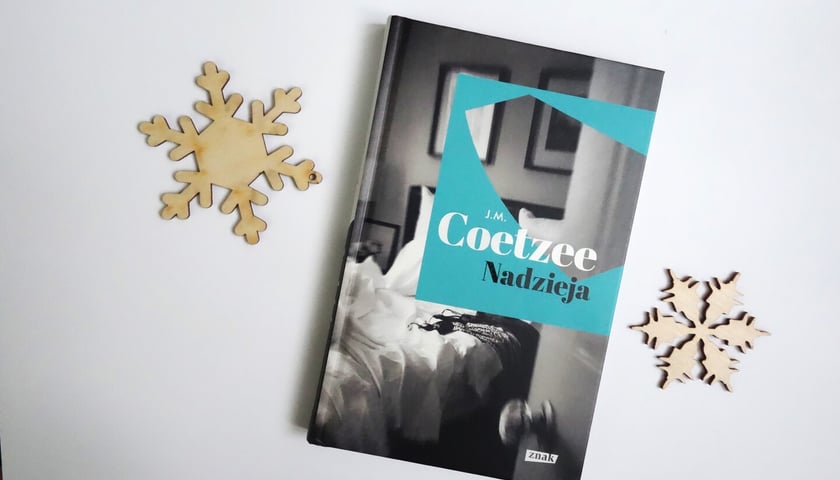 <p>J.M.Coetzee, &bdquo;Nadzieja&rdquo;, przekład Aga Zano, Społeczny Instytut Wydawniczy Znak 2025</p>