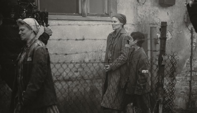 <p>Diane Kruger w roli Gertrud na planie filmu "Każda z nas"</p>