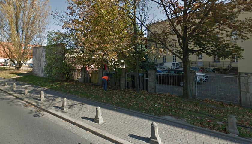 Działka przy Galerii Dominikańskiej na sprzedaż