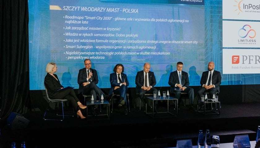 Powiększ obraz: Uczestnicy Smart City Forum we Wrocławiu