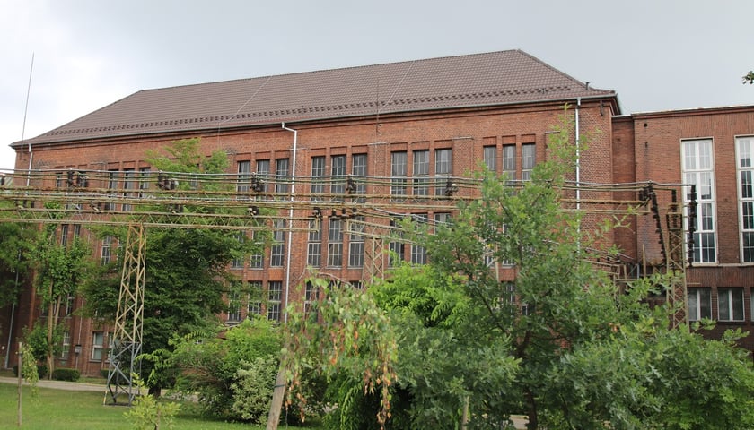 Powiększ obraz: Budynek dawnej elektrowni przy ulicy Łowieckiej