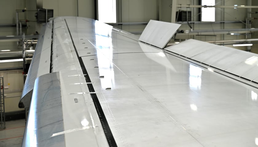 Wroclaw Aircraft Maintenance Services, w skrócie WAMS, czyli wrocławska baza serwisowa Ryanaira. Zdjęcie z 2023 roku