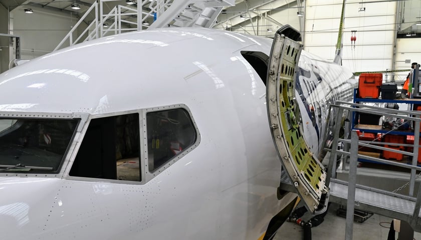 Wroclaw Aircraft Maintenance Services, w skrócie WAMS, czyli wrocławska baza serwisowa Ryanaira. Zdjęcie z 2023 roku