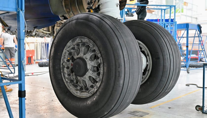 Wroclaw Aircraft Maintenance Services, w skrócie WAMS, czyli wrocławska baza serwisowa Ryanaira. Zdjęcie z 2023 roku