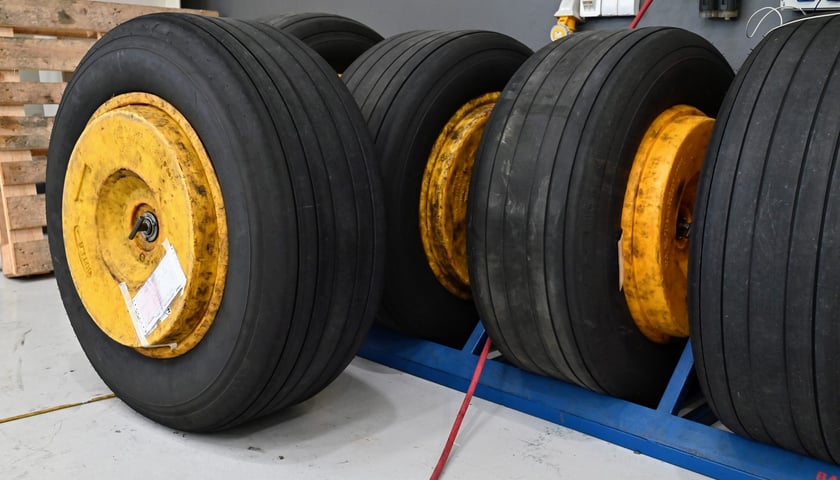 Wroclaw Aircraft Maintenance Services, w skrócie WAMS, czyli wrocławska baza serwisowa Ryanaira. Zdjęcie z 2023 roku