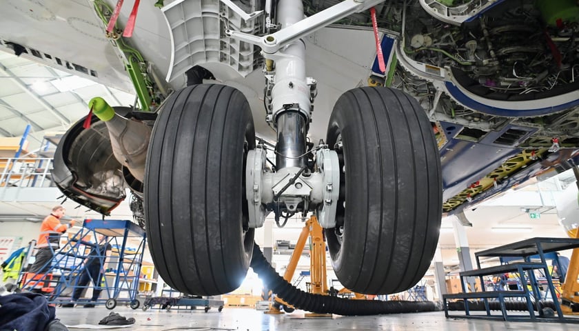 Wroclaw Aircraft Maintenance Services, w skrócie WAMS, czyli wrocławska baza serwisowa Ryanaira. Zdjęcie z 2023 roku